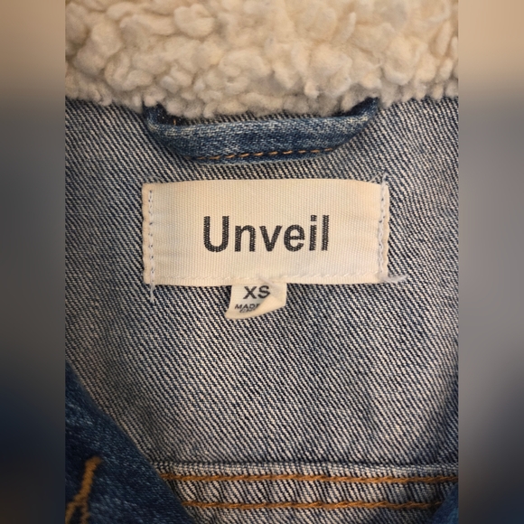 Unveil Victoria’s Secret VS Pink Sherpa Collar Trucker Jean Denim Jacket XS - Picture 2 of 3